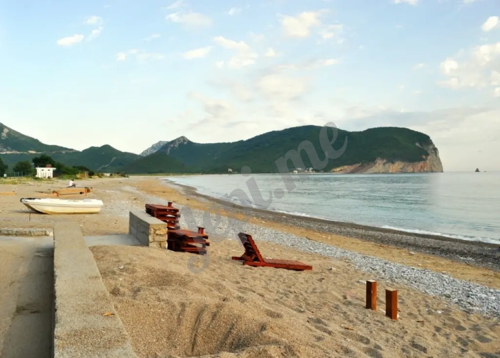 Prodajem plac u Buljarici