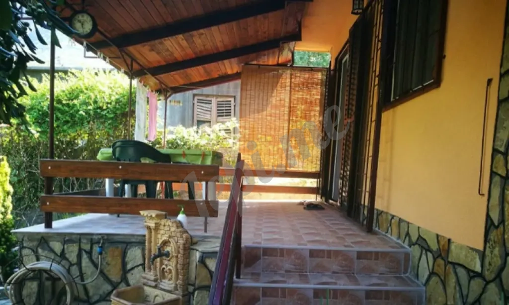 Uknjižena kuća 2km od mora, Đurmani (Sutomore-Čanj)