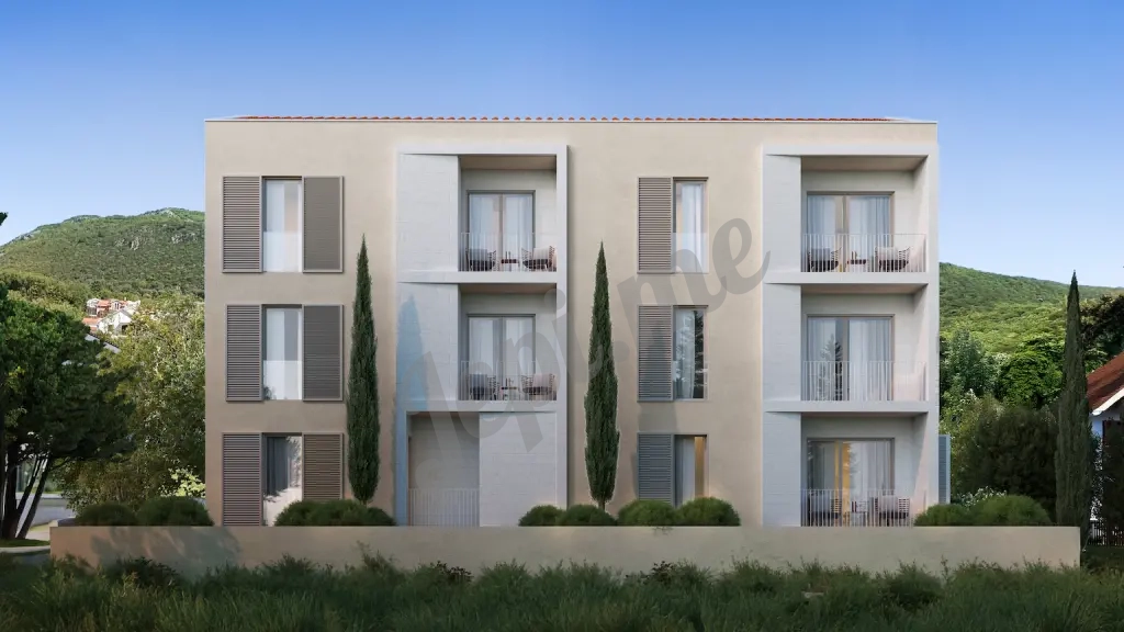 Prodaje se jednosoban stan u Tivtu